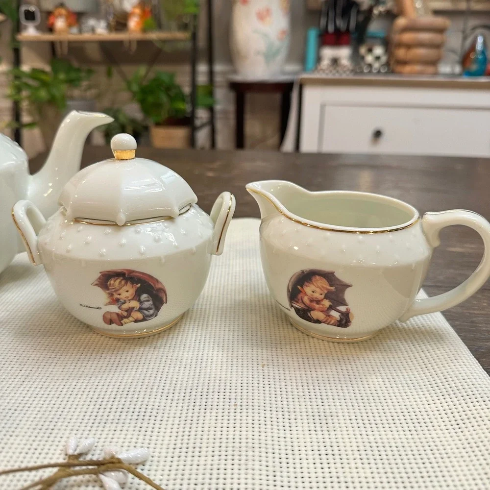 M.‎ J. Hummel Porcelain Tea Set Danbury Mint Umbrella Boy Girl Vintage 3 pc set